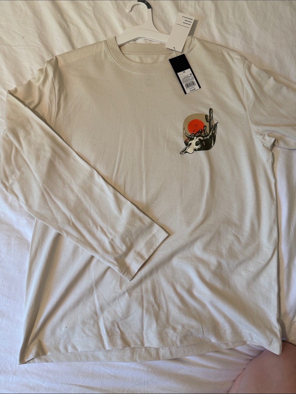 Original Use Cream Long Sleeve Tee with Desert Skull Graphic MEDIUM NWT